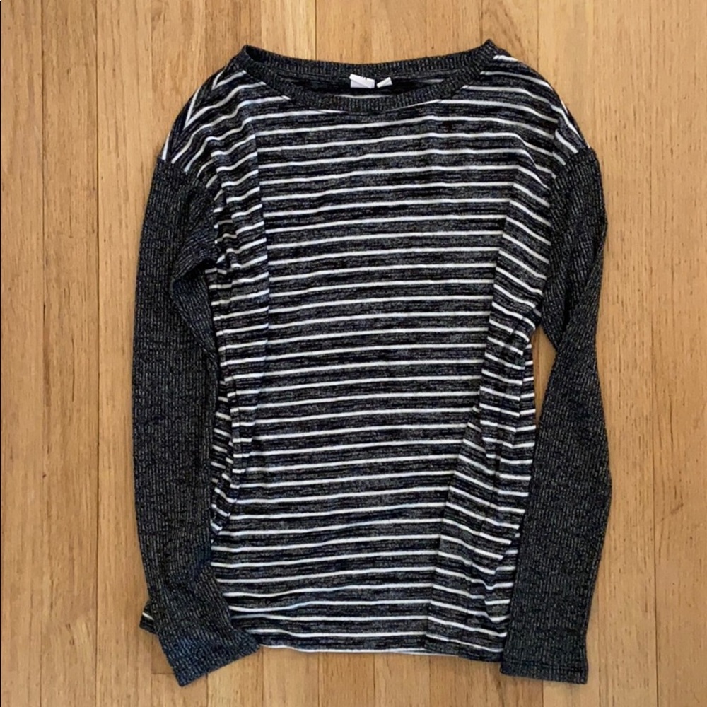 Gap knit jersey flowy top w/ fitted sleeves